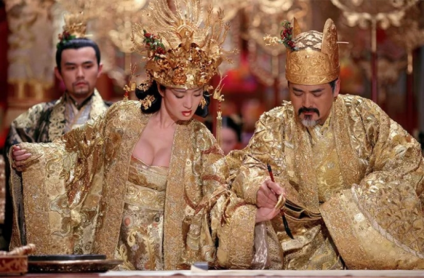 What to watch: 10 movies and TV series about the real Queens