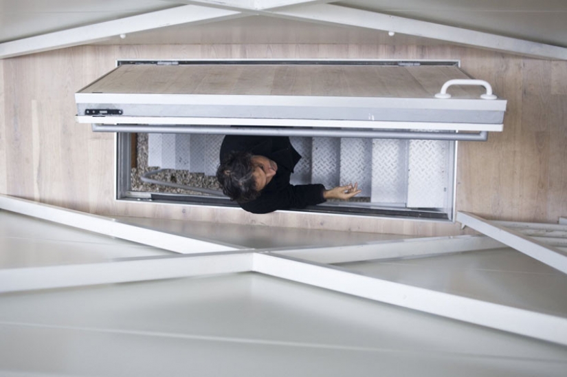 What's it like to live in the narrowest house in the world