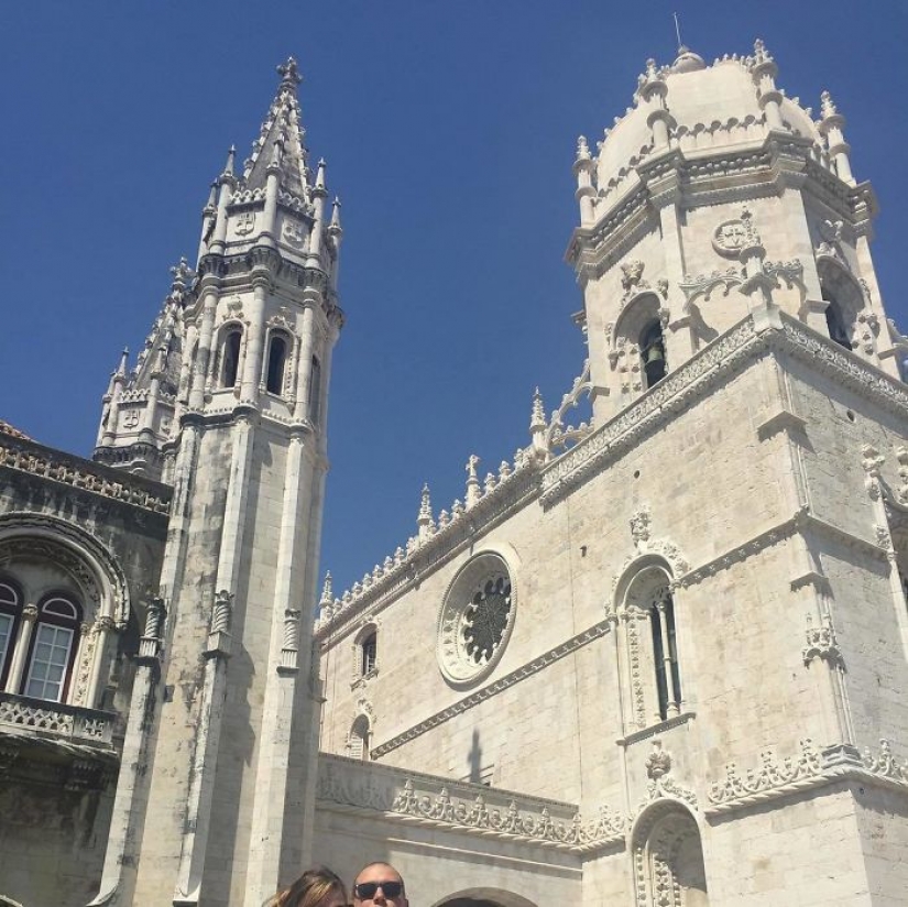 When asked a stranger to take your picture and greatly regretted it When asked a stranger to take your picture and greatly regretted it