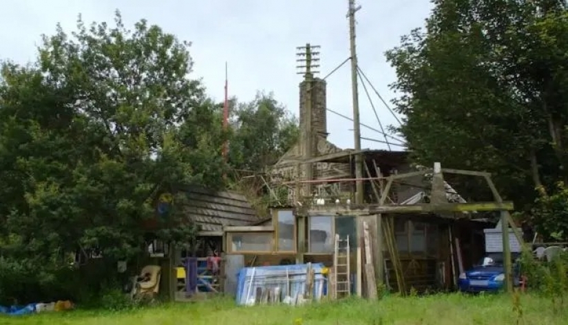 When life turns into trash: British television showed the home of the most terrible hoarders of the country