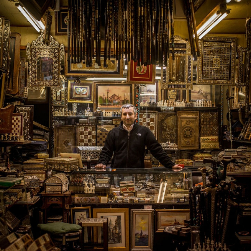 Who trades on the most ancient and the biggest Bazaar in the world