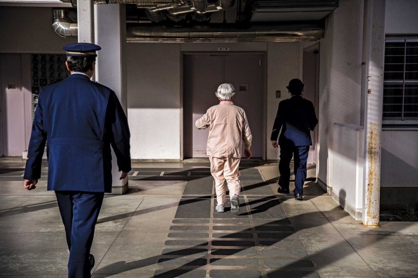 Why elderly people in Japan deliberately commit petty crimes and want to go to jail