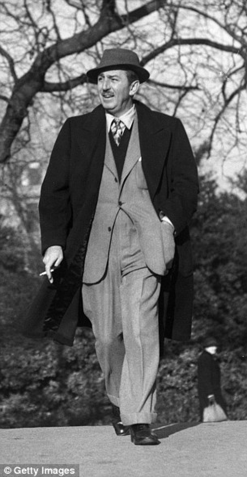 Why Walt Disney in all his photos shows two fingers