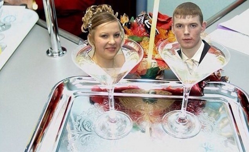 Wildest thrash in the darkness of revelry: "best" wedding photos from Russia