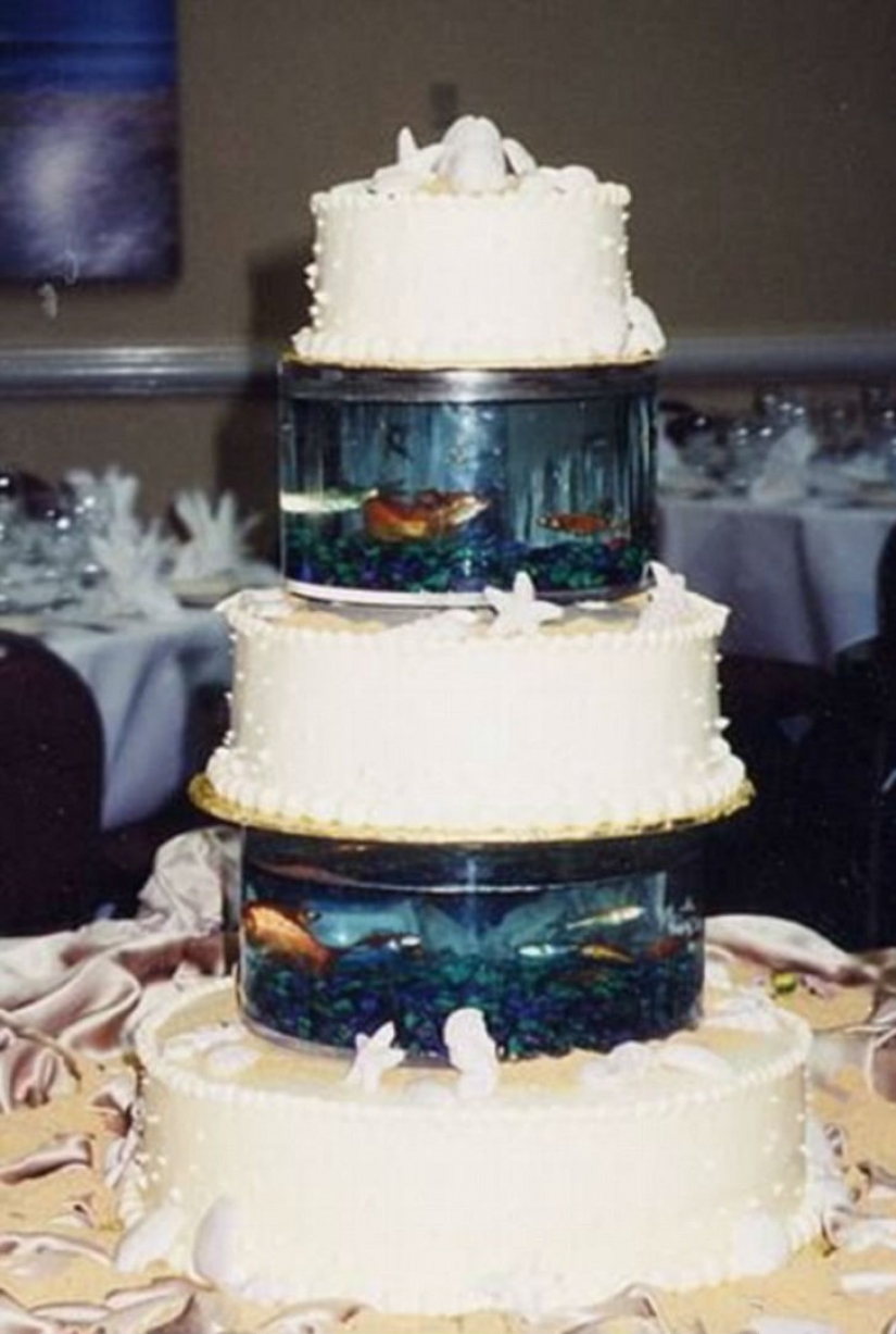 Worst wedding cakes that will bring tears to any bride