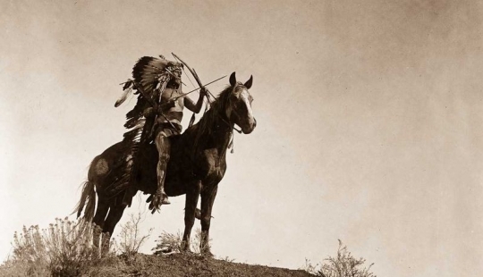 Years 1904-1924: the life of North American Indians photos by Edward Curtis