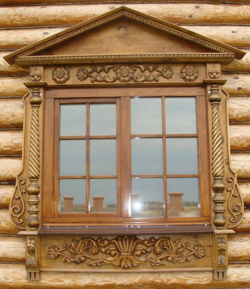You can buy window frames Russian houses: the symbolism in the wooden architecture