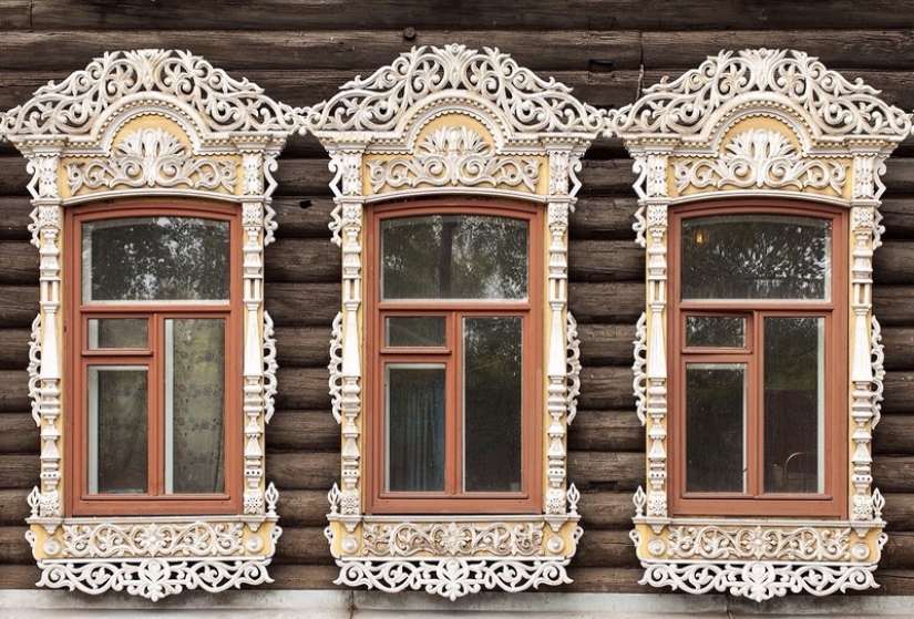 You can buy window frames Russian houses: the symbolism in the wooden architecture