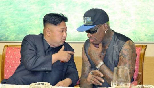 You would never guess that these famous people are friends You would never guess that these famous people are friends