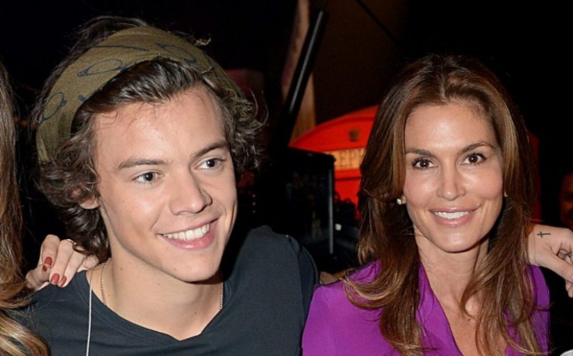 You would never guess that these famous people are friends