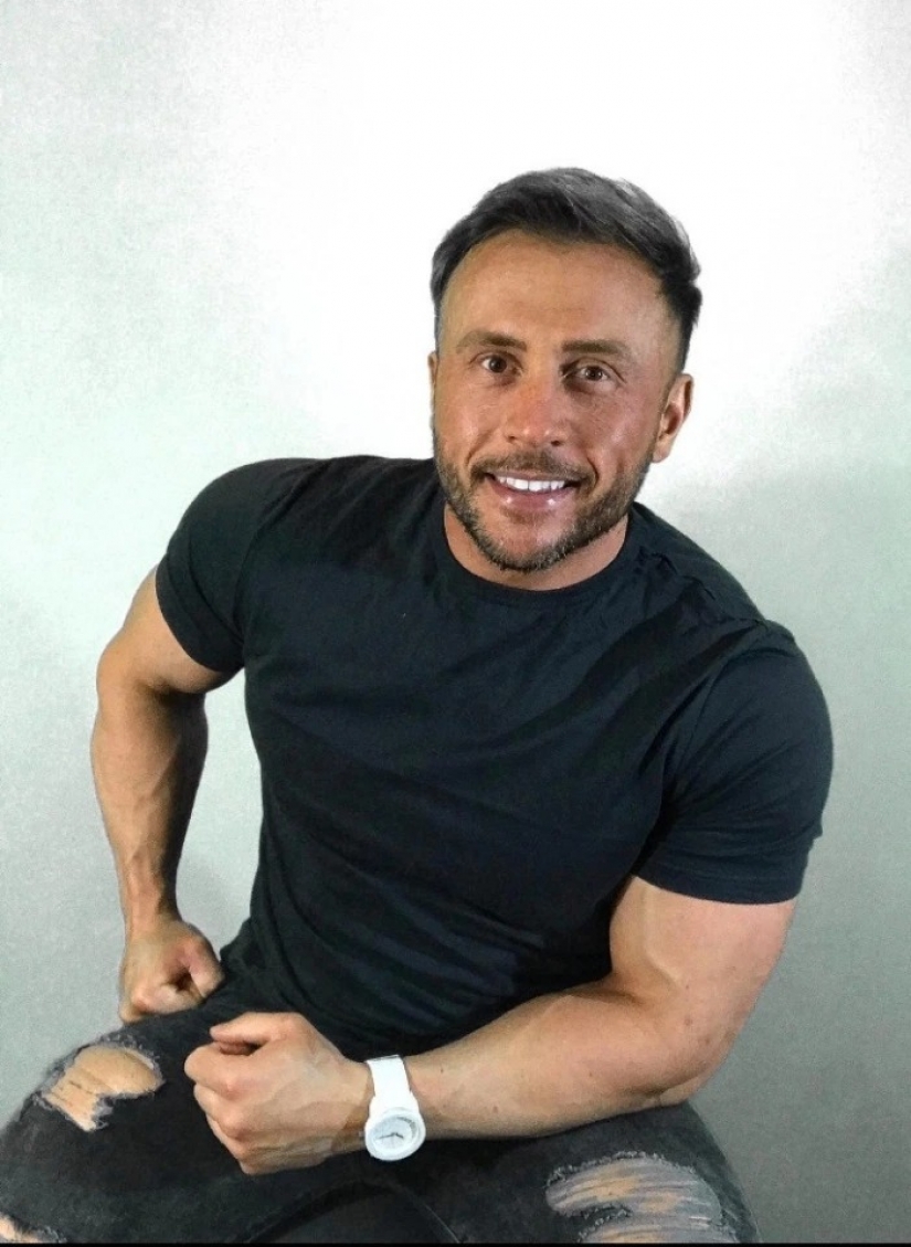 Your best gift is me! A man spends all of his looks, but his favorite are not confused