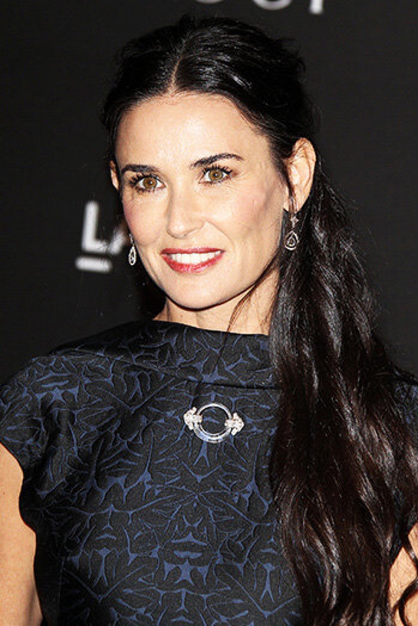 10 estrellas que han tenido cirugía plástica de mentón 10 estrellas que han tenido cirugía plástica de mentón