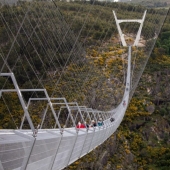 10 minutes over the abyss: Portugal's longest suspension bridge opened