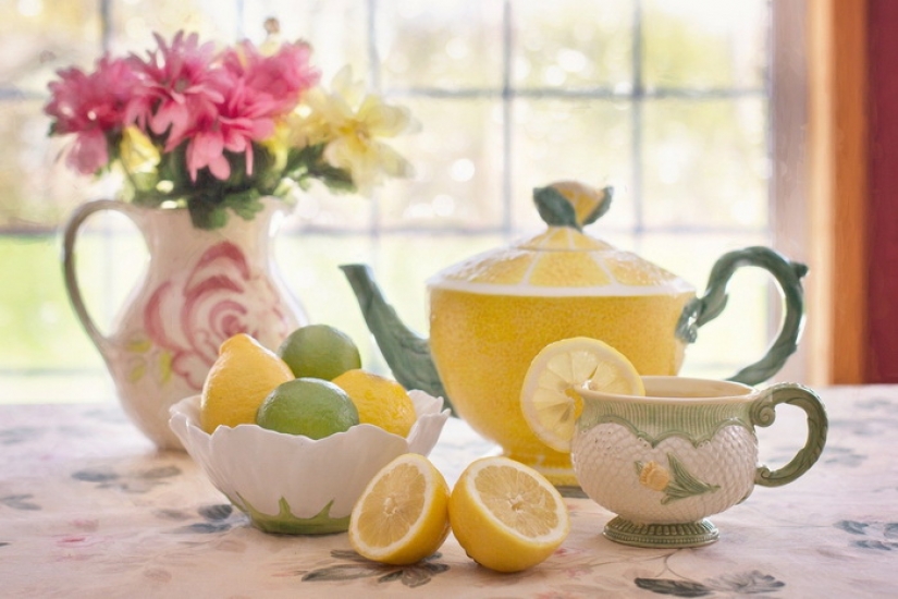 10 most amazing health benefits of lemons
