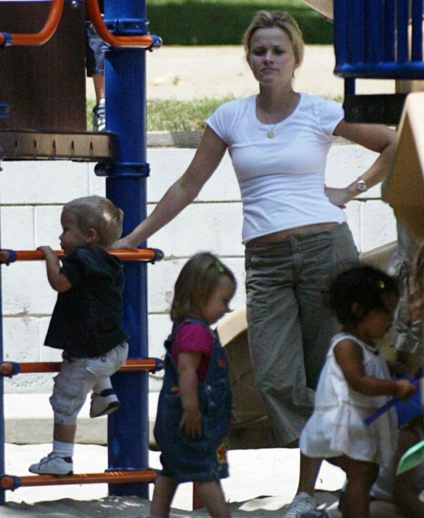 11 celebs who chose not to hire a nanny and instead take care of their kids themselves