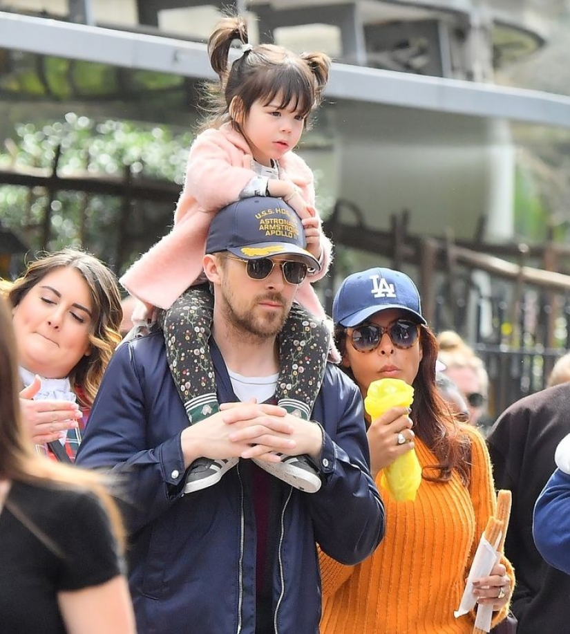 11 celebs who chose not to hire a nanny and instead take care of their kids themselves