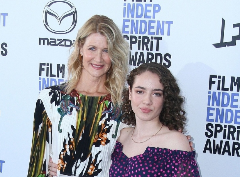 11 daughters of famous women who don't like their mothers, but they have their charm