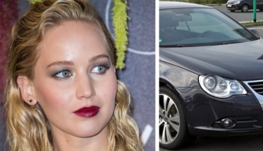 12 celebridades que ganan millones, pero sus autos pueden ser más baratos que el tuyo 12 celebridades que ganan millones, pero sus autos pueden ser más baratos que el tuyo