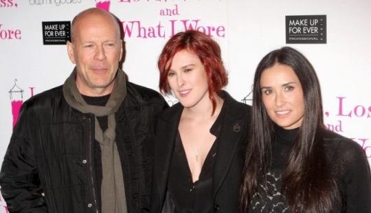 12 celebridades que siguieron siendo amigas después de su ruptura 12 celebridades que siguieron siendo amigas después de su ruptura