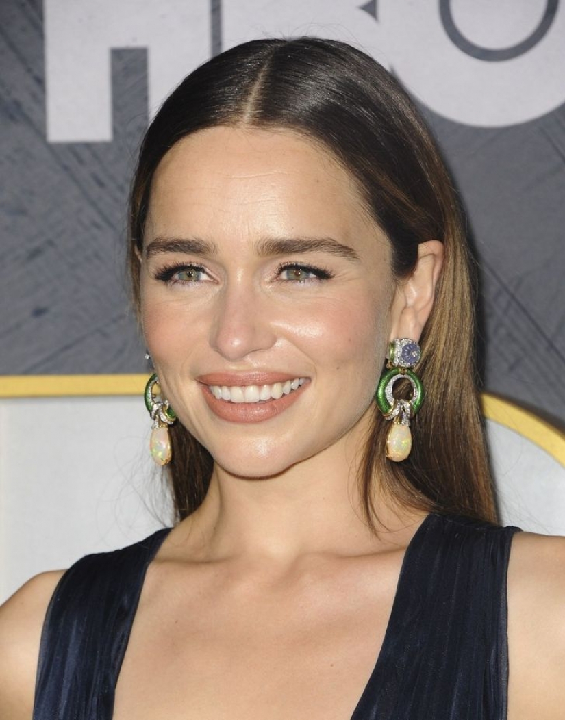 12 famous women who do not hide their age and still look amazing