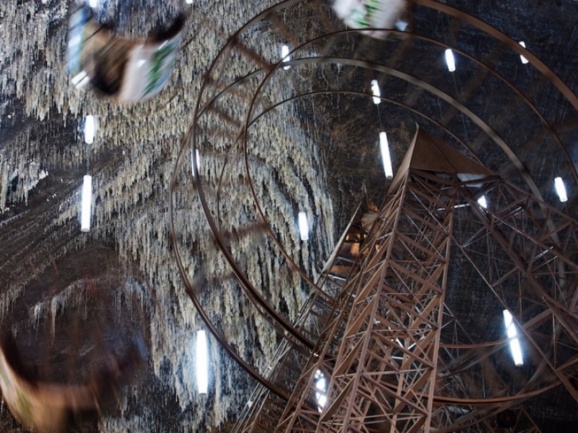 12 strangest places in the world you can visit