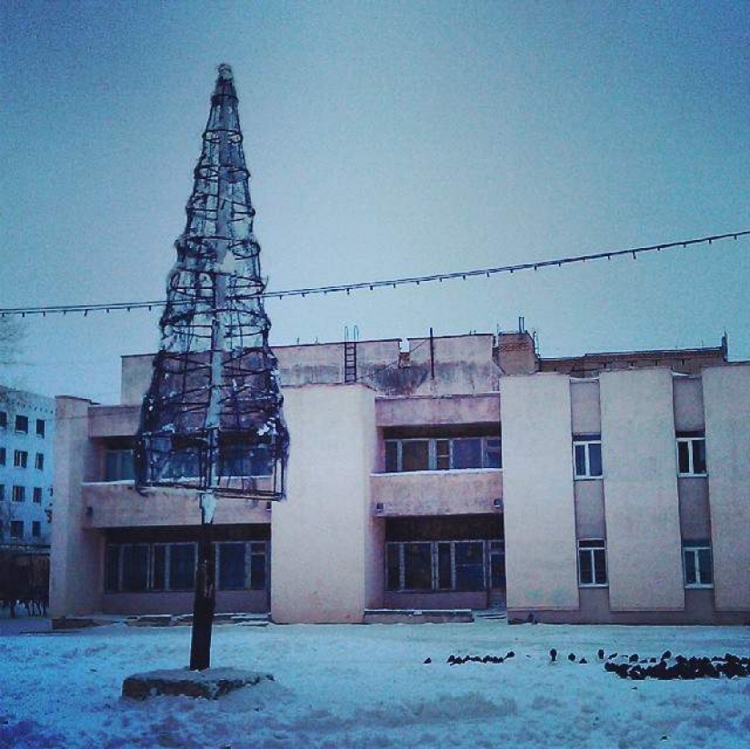 13 of the ugliest Christmas trees 13 of the ugliest Christmas trees