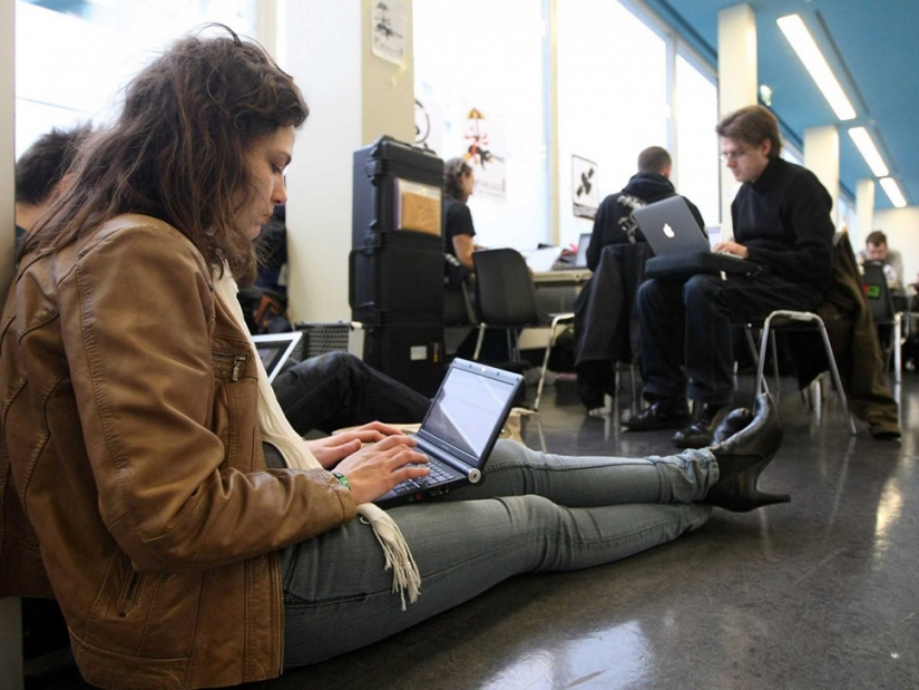 14 life hacks from airport employees that will make your next flight easier