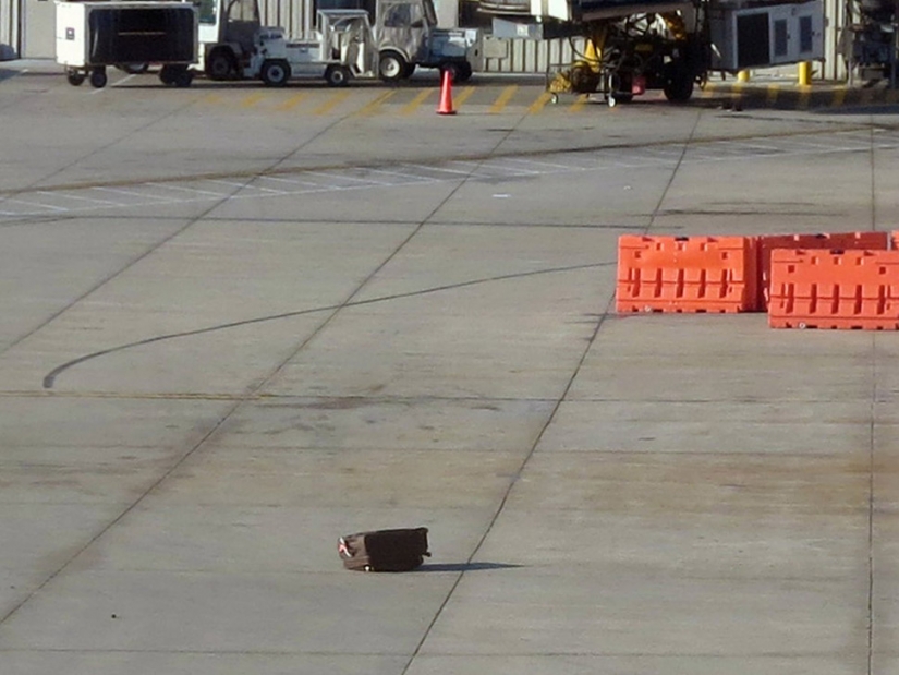 14 life hacks from airport employees that will make your next flight easier