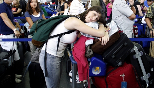 14 life hacks from airport employees that will make your next flight easier