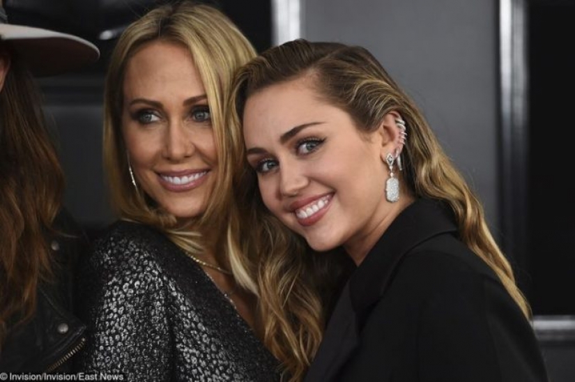 15 famous people who, despite their success, continue to show their mothers how much they love them 15 famous people who, despite their success, continue to show their mothers how much they love them