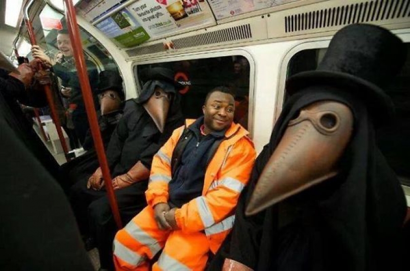 15 personas extrañas vistas en el metro