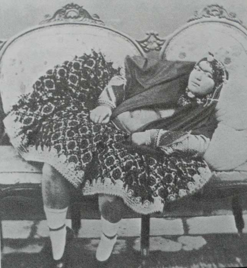 15 real photos of the Shah of Iran and his harem, in which there were almost 100 women 15 real photos of the Shah of Iran and his harem, in which there were almost 100 women
