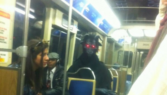 15 strange people seen on the subway