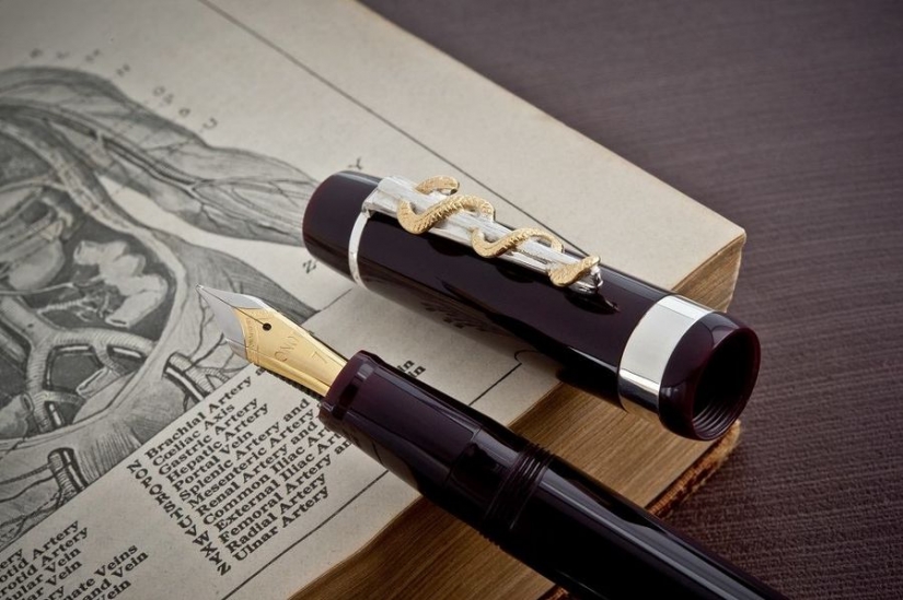 15 strange professions that pay very real money for them