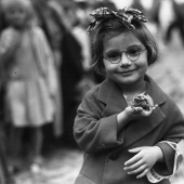 15 touching historical photos