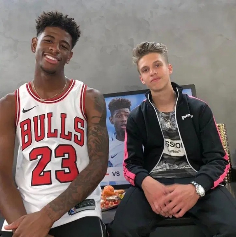 17 años Fedor obtiene ronda suma, trabajar como personal shopper para los jugadores Británicos