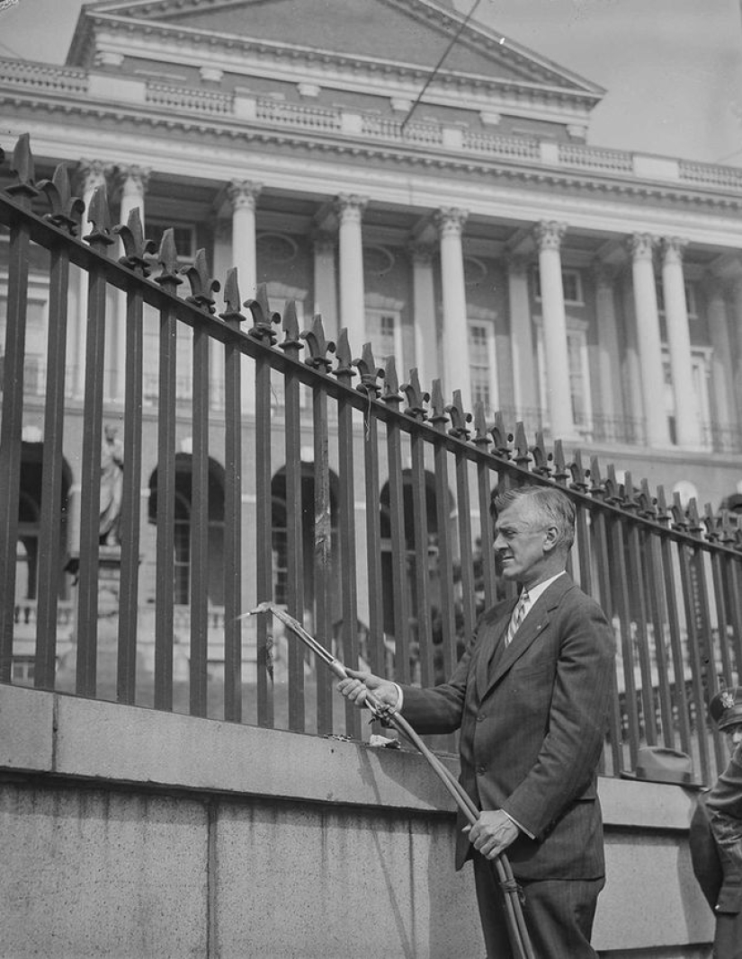 1942: how Americans collected scrap metal for the military industry