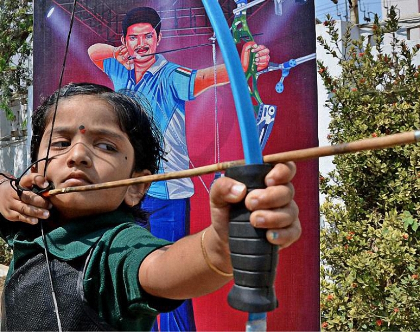 2 year old Indian girl set national record in archery