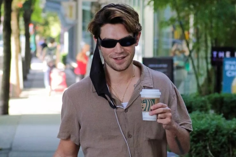 20 celebrities who wear a protective mask on their chin