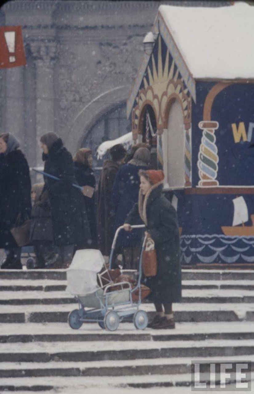 20 photo young Muscovites beginning of 1960