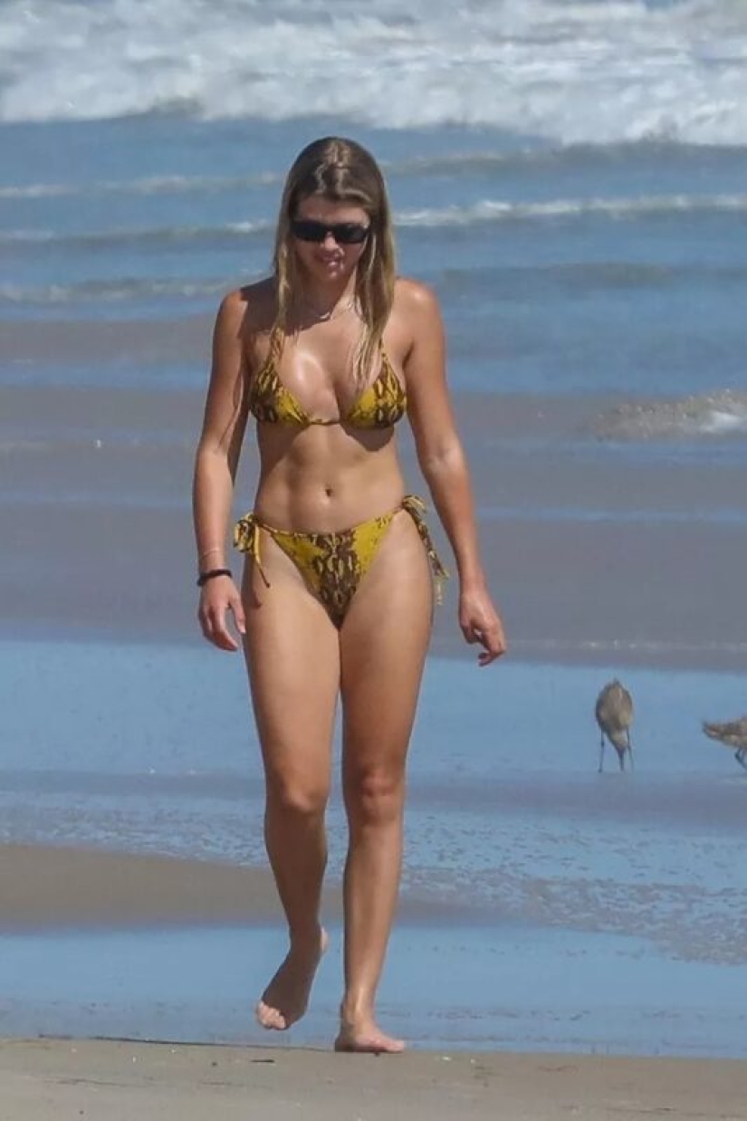 20 proofs that bikinis can be worn with any figure 20 proofs that bikinis can be worn with any figure