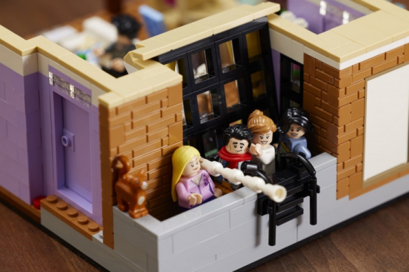 2048 parts and two apartments: LEGO releases a set based on the TV series "Friends» 2048 parts and two apartments: LEGO releases a set based on the TV series "Friends»