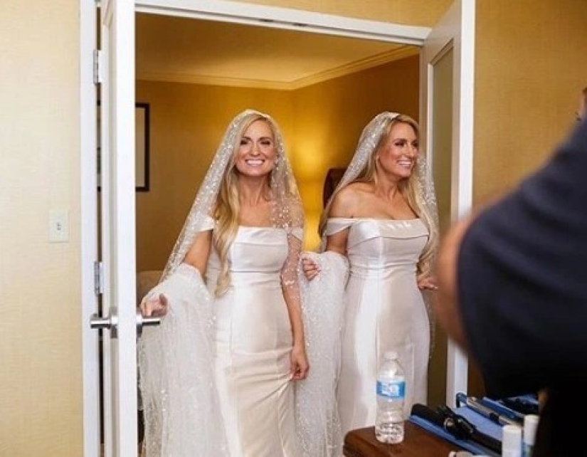 2+2 = 6: dos parejas de gemelos que se casaron están esperando la reposición en una familia numerosa