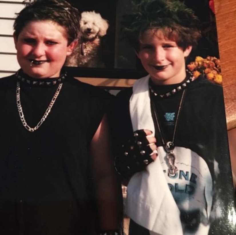 24 people shared shameful photos of their youth, and it's very funny