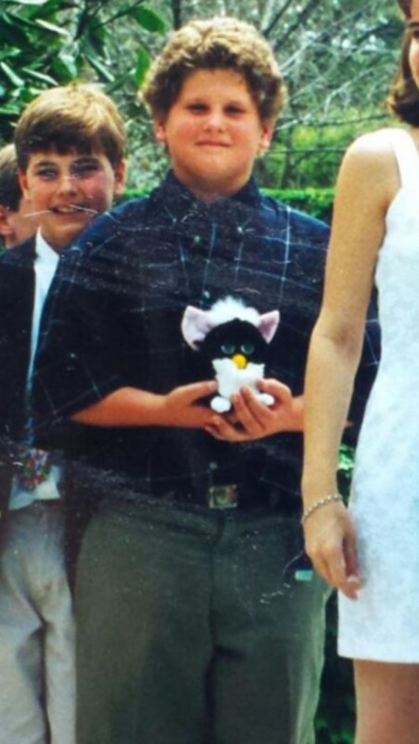 24 people shared shameful photos of their youth, and it's very funny