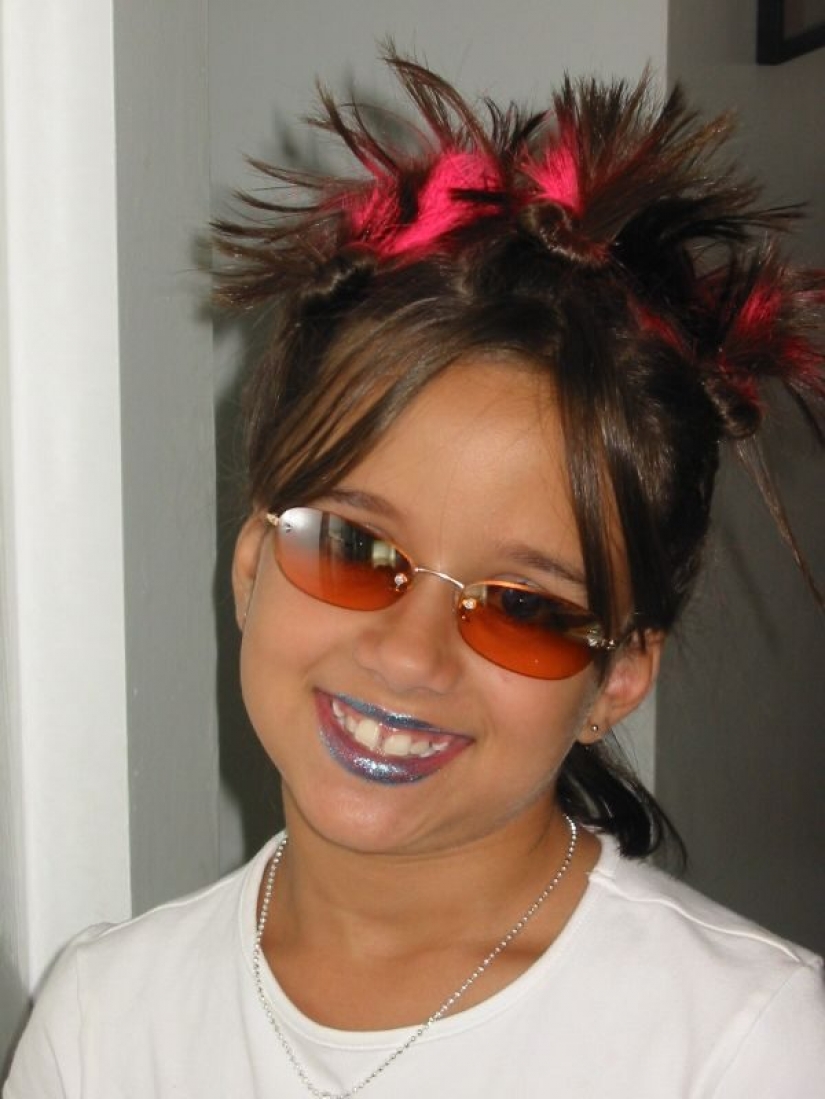 24 people shared shameful photos of their youth, and it's very funny