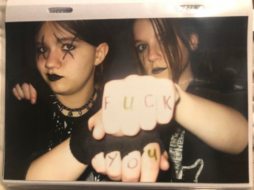 24 personas compartieron fotos vergonzosas de su juventud, y es muy divertido