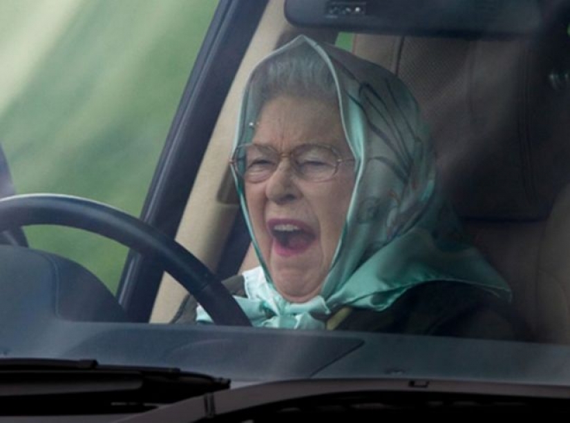 25 "carbon monoxide" photos of Queen Elizabeth II, which can easily become memes 25 "carbon monoxide" photos of Queen Elizabeth II, which can easily become memes