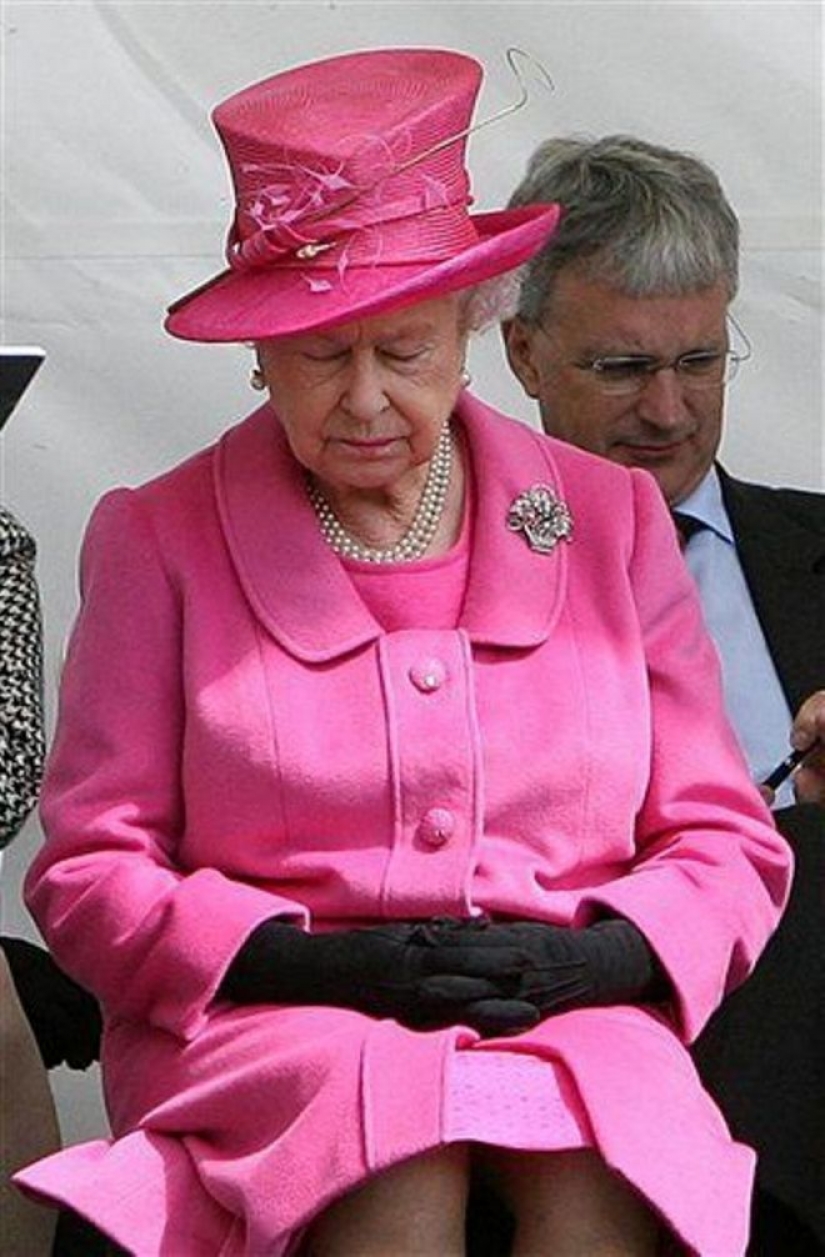 25" monóxido de carbono " fotos de la reina Isabel II, que pueden convertirse fácilmente en memes