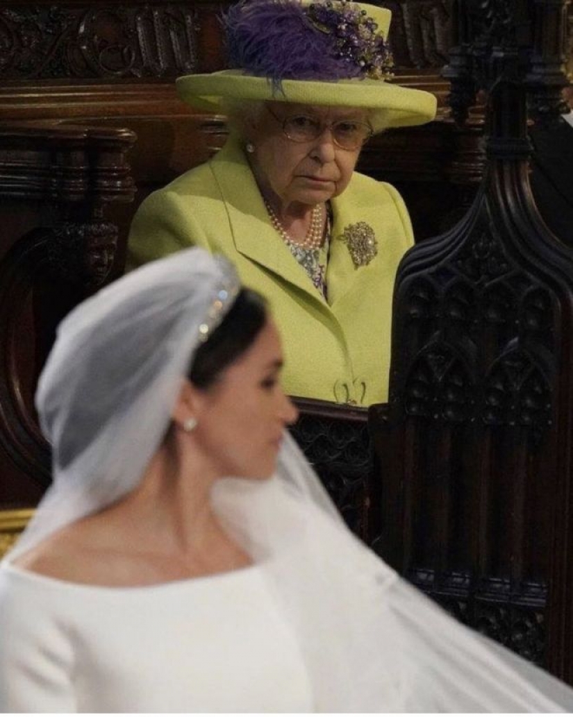 25" monóxido de carbono " fotos de la reina Isabel II, que pueden convertirse fácilmente en memes